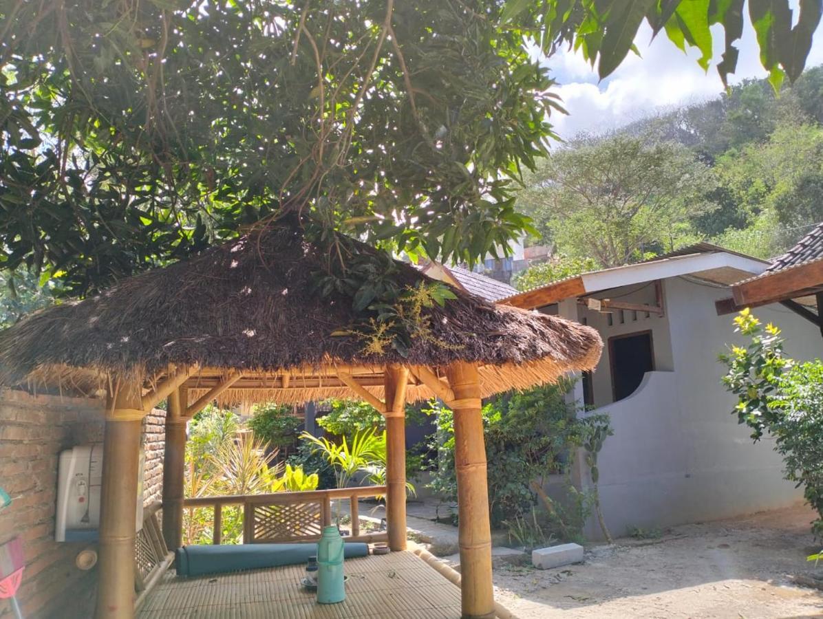 T&T Homestay Kuta  Екстер'єр фото