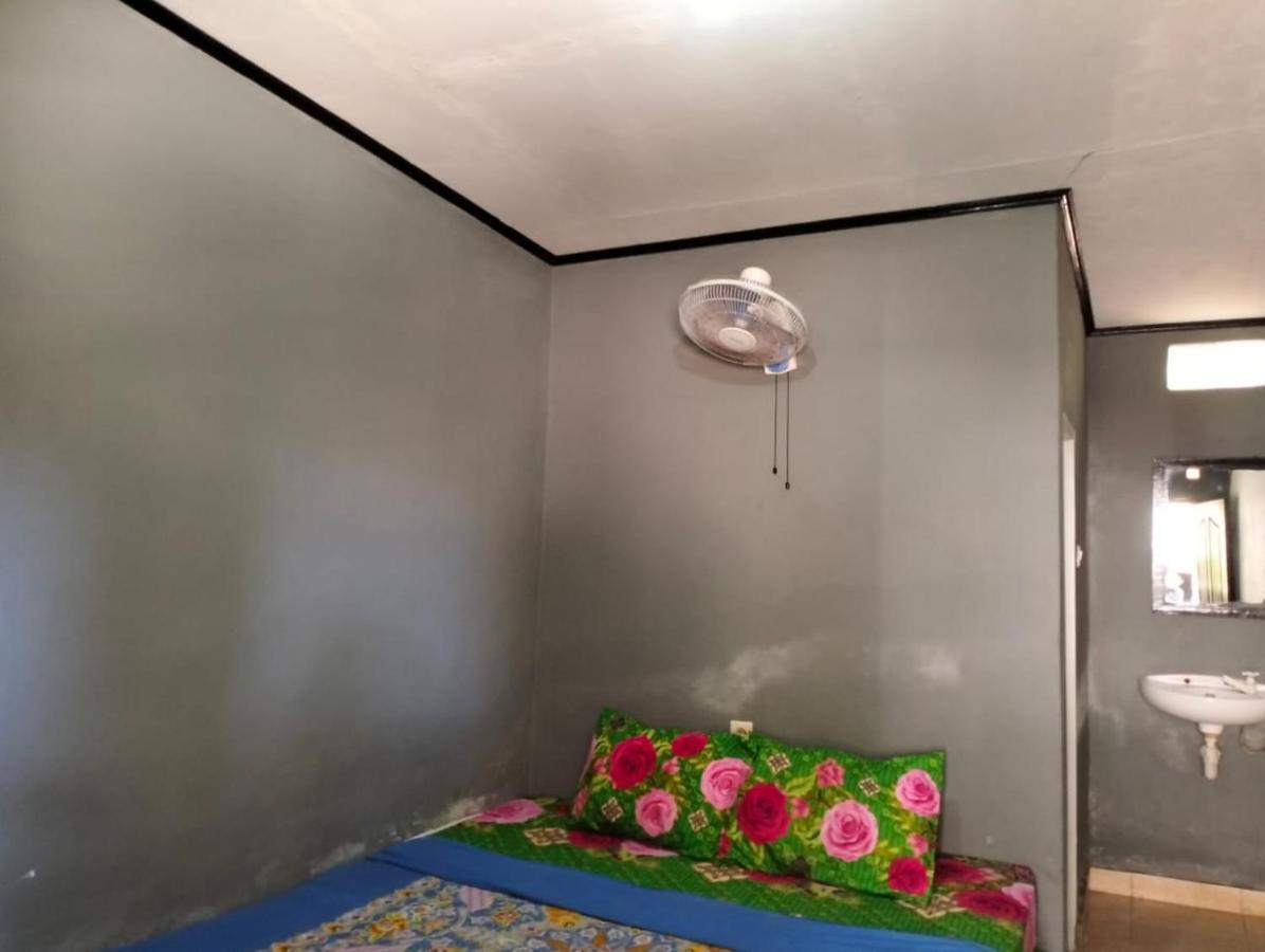 T&T Homestay Kuta  Екстер'єр фото