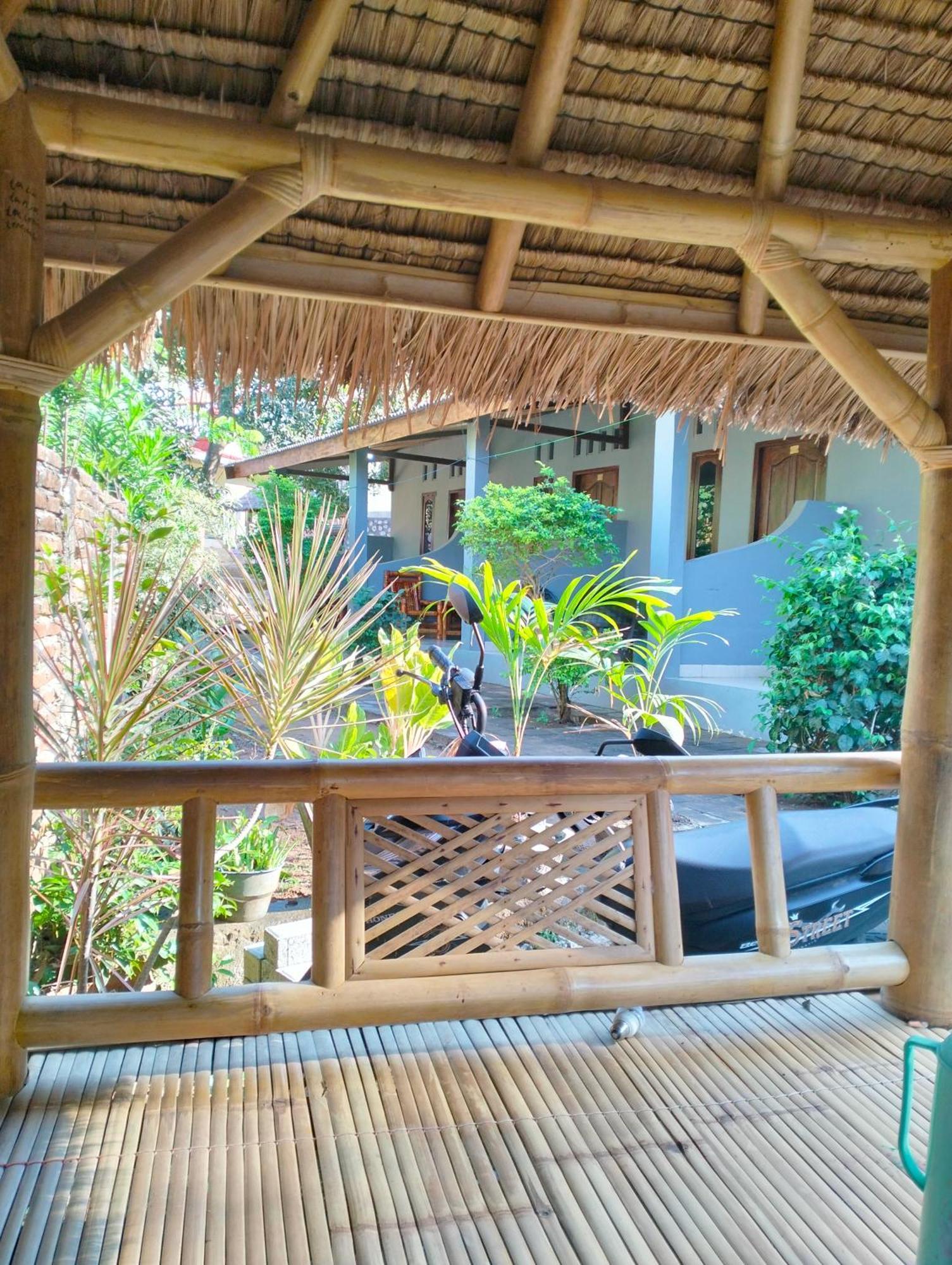 T&T Homestay Kuta  Екстер'єр фото