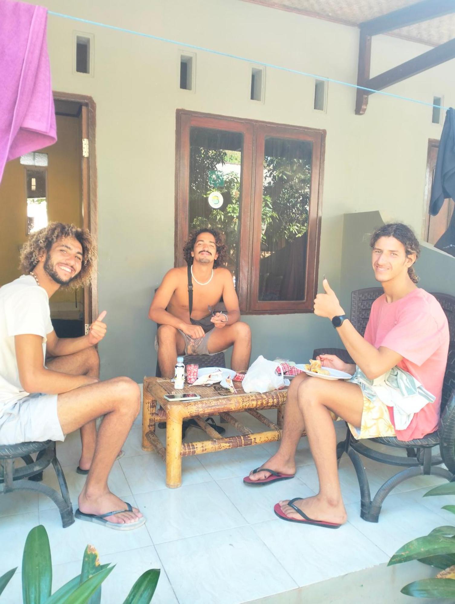 T&T Homestay Kuta  Екстер'єр фото