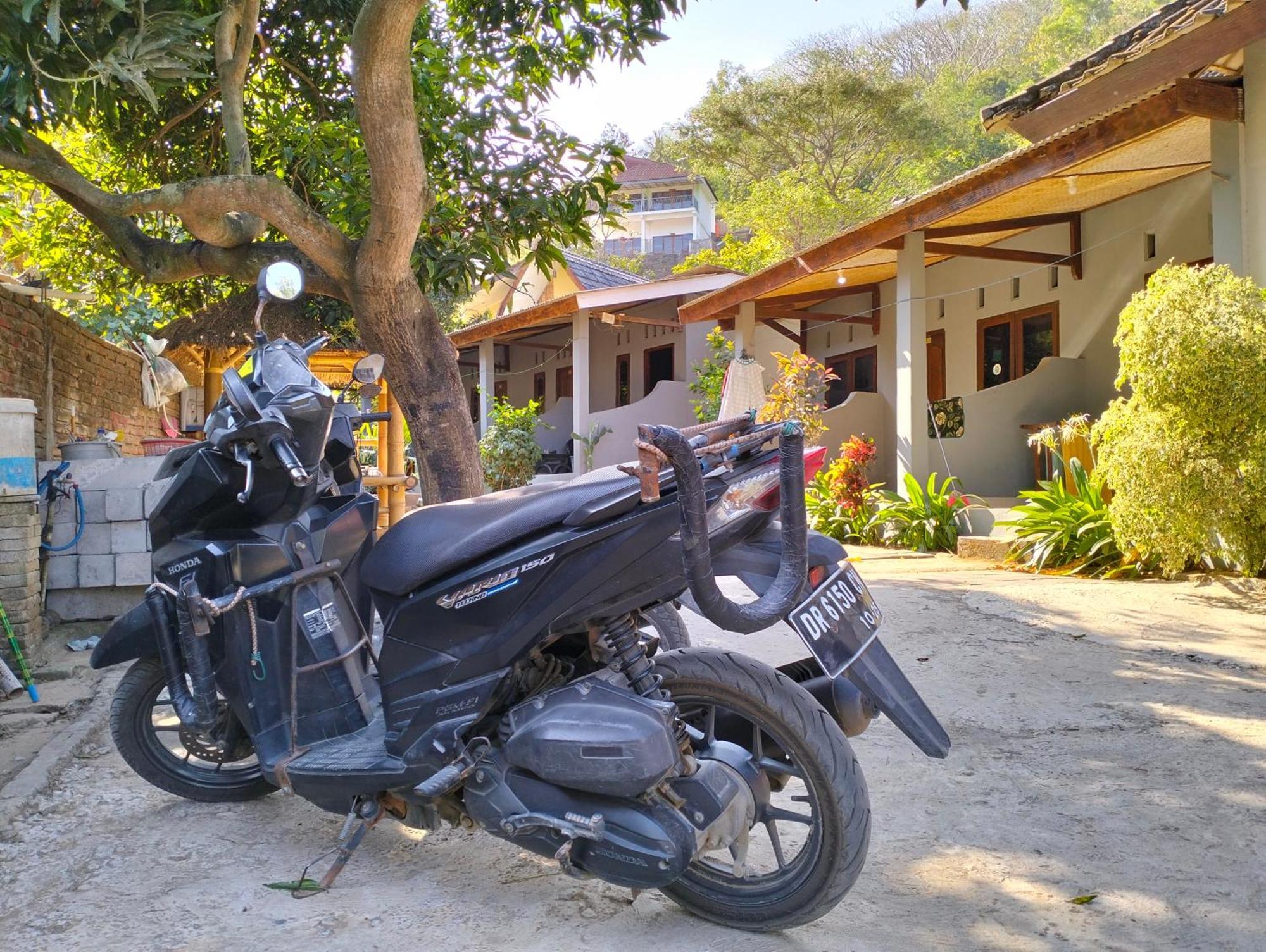 T&T Homestay Kuta  Екстер'єр фото
