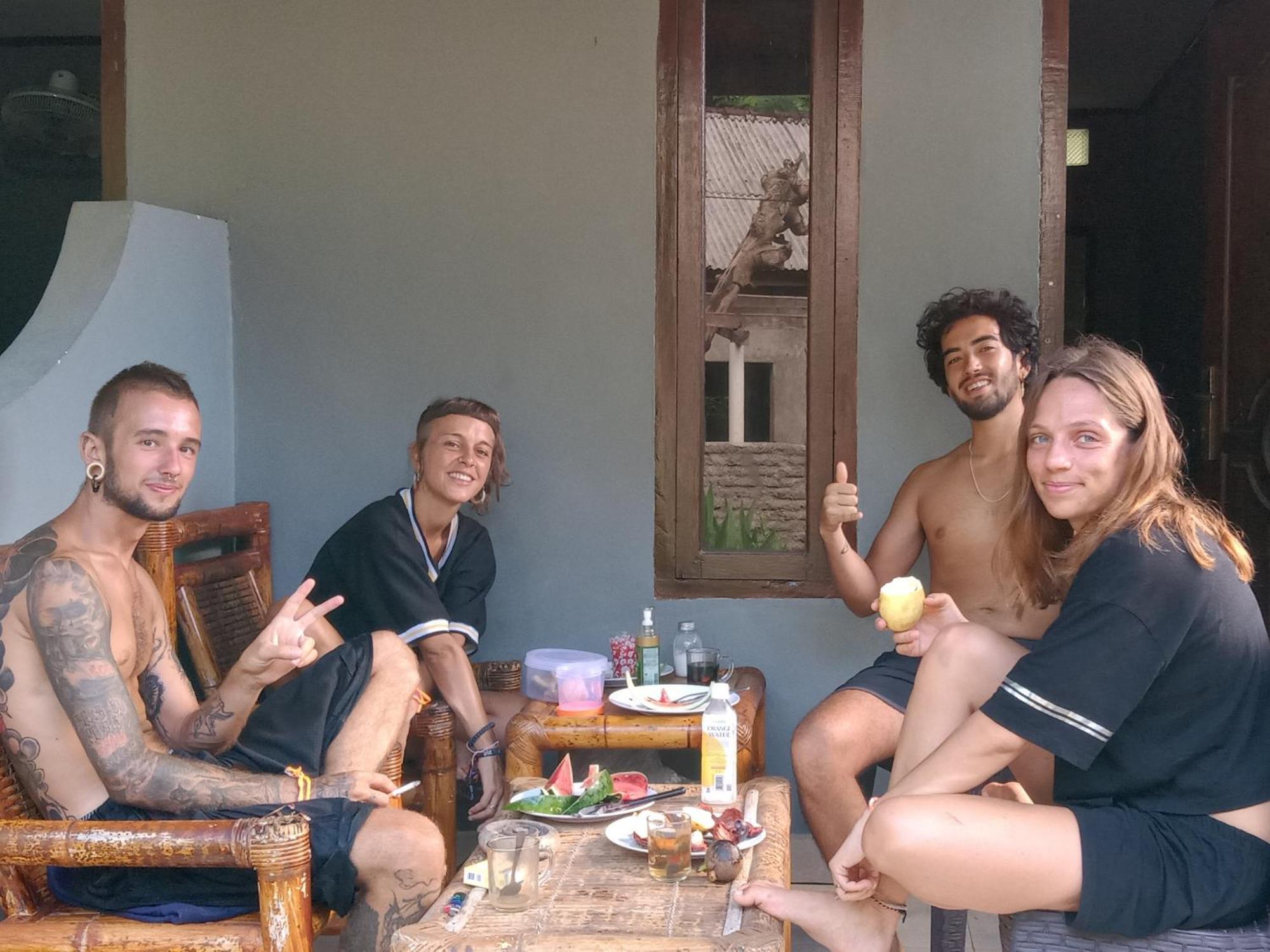 T&T Homestay Kuta  Екстер'єр фото